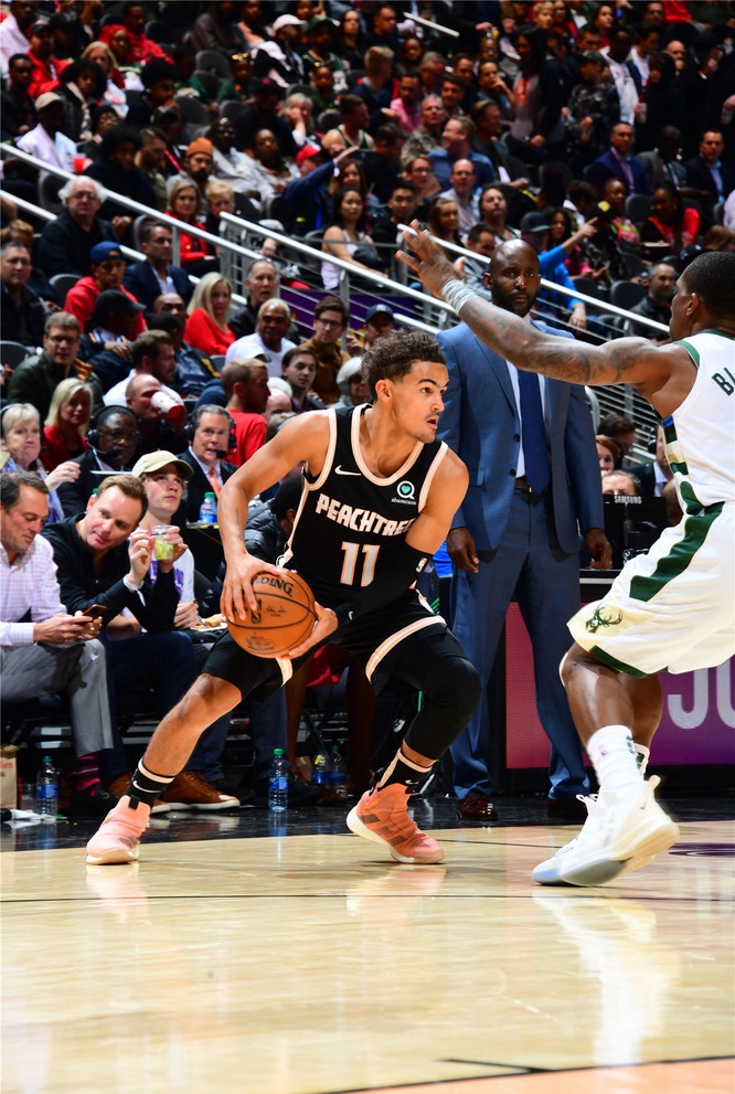 强调体能与 强调体能与