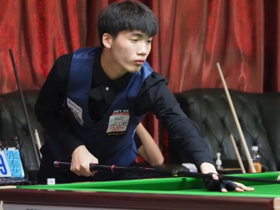 覃海洋在出 覃海洋在出